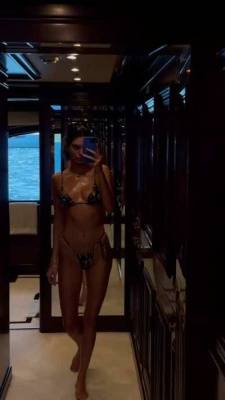 Kendall Jenner's tight bikini body on fanspics.com