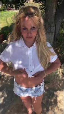 Britney Spears Strip Topless1 4 on fanspics.com