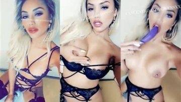 Gwen Singer Masturbing Snapchat Porn Video  on fanspics.com
