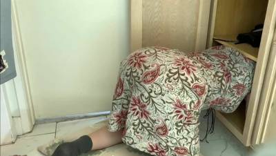 Stepmom gets stuck and fucked1 4 on fanspics.com