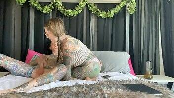 Tigerlillysuicide cant keep out hands off xxx video on fanspics.com