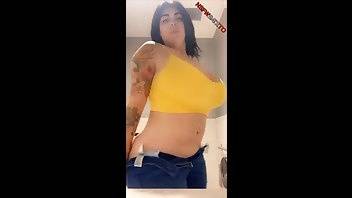 Ana lorde public toilet pussy fingering snapchat xxx porn videos on fanspics.com