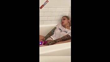 Agata Ruiz bathtub masturbation snapchat premium porn videos on fanspics.com