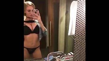 Kendra Sunderland shows off figure premium free cam snapchat & manyvids porn videos on fanspics.com