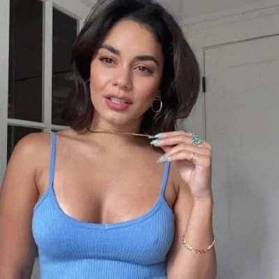 Vanessa Hudgens? my first celebrity wank. Not many women have the gift of this much sex appeal on fanspics.com