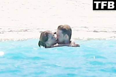 Taylor Swift & Joe Alwyn Take Their Love on a Romantic Trip to the Bahamas on fanspics.com