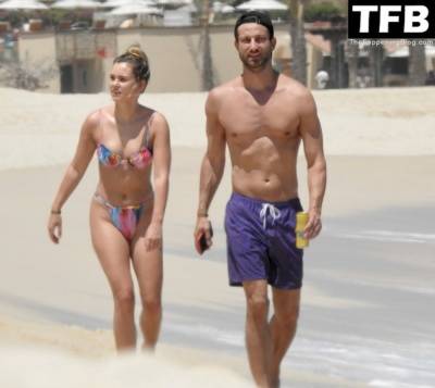 Anna Redman & Chris Bukowski Hit the Beach in Mexico - Mexico on fanspics.com
