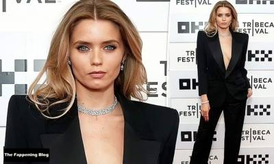 Abbey Lee Kershaw Flashes Her Nude Tits at the 2022 Tribeca Film Festival on fanspics.com