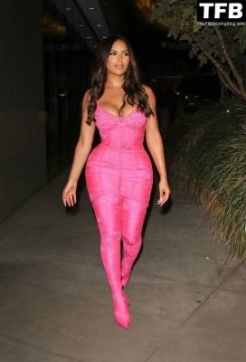 Chaney Jones Steps Out with Friends Amid Recent Kanye West Break Up Rumors on fanspics.com