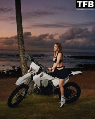 Sydney Sweeney Wows in Hawaii For Jacquemus Shoot on fanspics.com