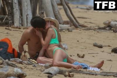 Kate Bosworth & Justin Long Enjoy a PDA-filled Tropical Getaway on fanspics.com