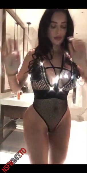 Sophia Dee photoshoot snapchat premium xxx porn videos on fanspics.com