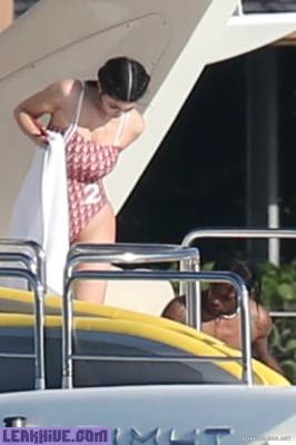 Leaked Kylie Jenner Paparazzi Swimsuit Yacht Photos on fanspics.com