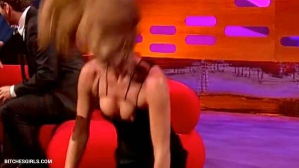 Amanda Holden Nude Celeb - Noholdenback Nude Celebrities on fanspics.com