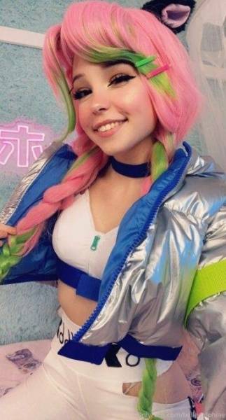 Belle Delphine Sporty Cat  Set  on fanspics.com