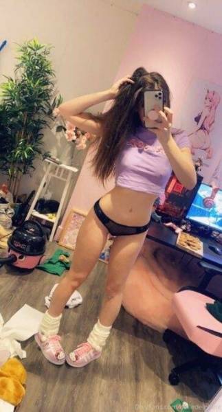 Belle Delphine Mirror Selfies  Set  on fanspics.com