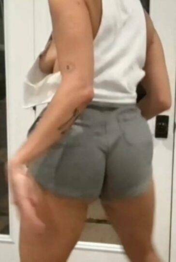 Gabbie Hanna Nipple Slip  Livestream  on fanspics.com