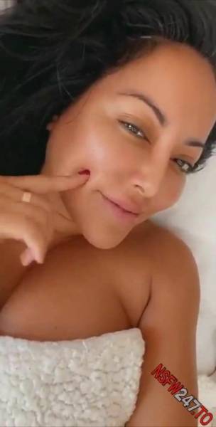 Kiara Mia morning snaps on bed snapchat premium porn videos on fanspics.com