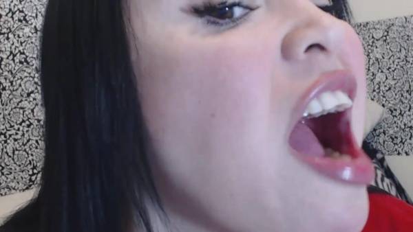 Princessdi ice crushing mouth fetish XXX porn videos on fanspics.com