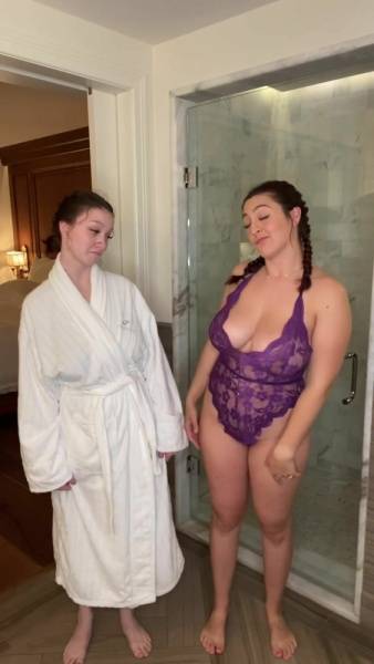 Tati Evans Gi_xxo Lesbian Magic Strip Nude  Video on fanspics.com