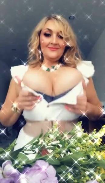 Busty Milf OnlyFans Big Tits Bouncing Porn Video on fanspics.com