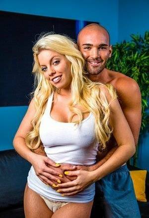 Sexy blonde Brittany Amber and Bobby Bull hookup for sexual intercourse on fanspics.com