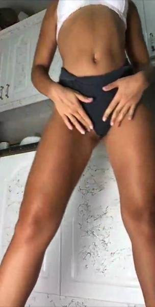 Paola Skye kitchen booty spreading & twerking snapchat premium xxx porn videos on fanspics.com
