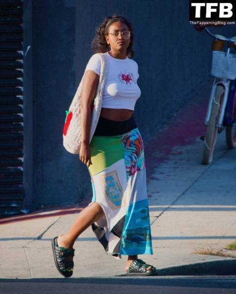 Sasha Obama Goes Braless in LA on fanspics.com