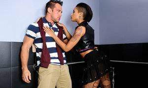 Skin Diamond has been eyeing the really uptight guy at the bar So when the on fanspics.com