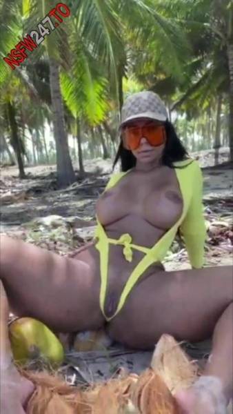 Valentina Ferraz outdoor naked onlyfans porn videos on fanspics.com