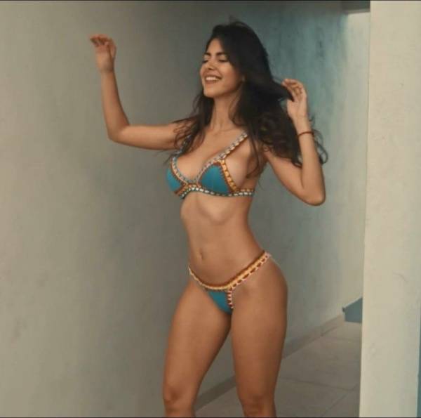 Ari Dugarte Bikini Outdoor Posing Patreon Video  - Venezuela on fanspics.com