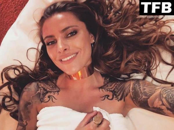 Sophia Thomalla Nude & Sexy Collection – Part 3 on fanspics.com