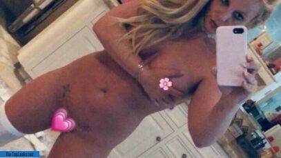 Hot Top Britney Spears Naked Photos on fanspics.com