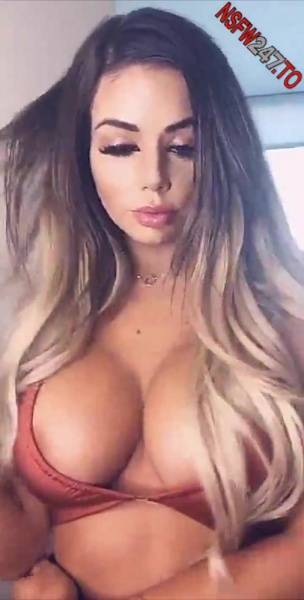 Juli Annee outfit tease snapchat premium xxx porn videos on fanspics.com