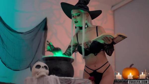 Eva Elfie Blowjob Witch Cosplay OnlyFans Video Leaked on fanspics.com