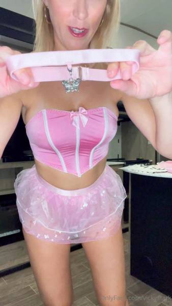 Vicky Stark Nude Pink Costumes Try On Onlyfans Video Leaked on fanspics.com