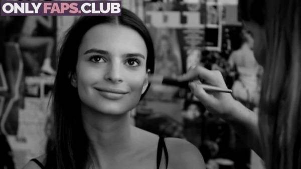 Emrata OnlyFans Leaks (15 Photos) on fanspics.com