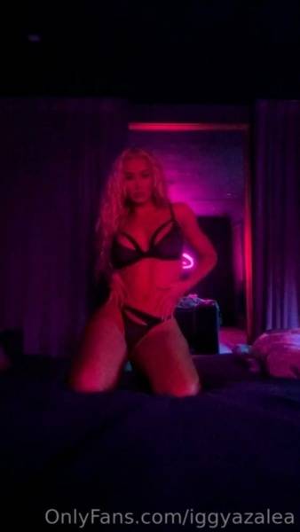 Iggy Azalea Sexy Lingerie Tease Onlyfans Video Leaked on fanspics.com