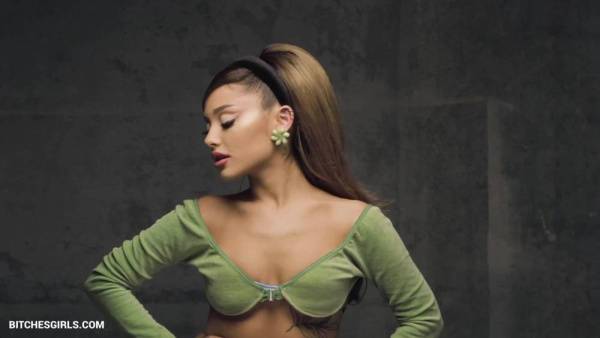 Ariana Grande Nude Celeb - Celebrities Leaked Nude Photo on fanspics.com