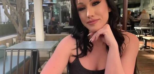 A Day with Jennifer White with Cumshot on fanspics.com