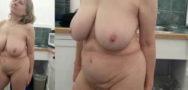 Sexy Grandma has the best body in town on fanspics.com