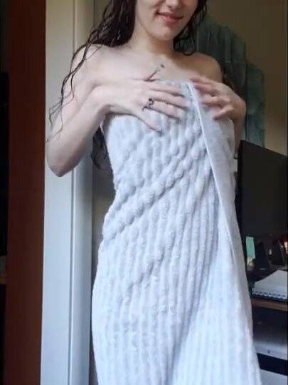 McKatenz Nude Onlyfans Lotion Rub Porn Leaked Video on fanspics.com