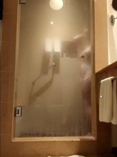 Mom Uncensored Nude Youtuber Shower on fanspics.com