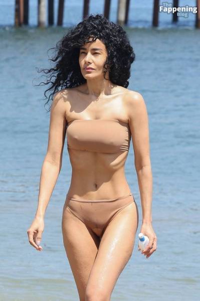 Massiel Taveras Stuns in a Bikini on the Beach in Malibu (48 Photos) - France - Dominica on fanspics.com
