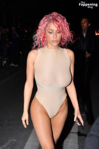 Bianca Censori Flashes Her Nude Boobs in Paris (57 Photos) on fanspics.com