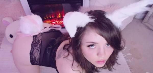 05 - Dumb Bunny Gets Fucked By Mr Fox on fanspics.com