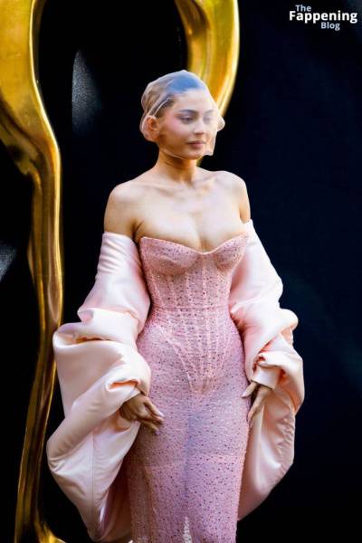 Kylie Jenner Displays Her Sexy Boobs at the Schiaparelli Fashion Show in Paris (25 Photos) on fanspics.com