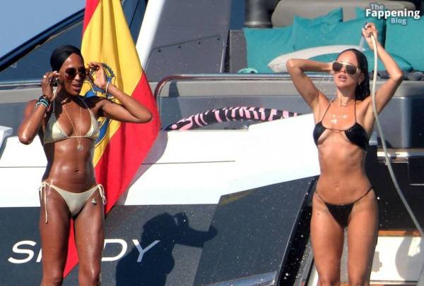 Naomi Campbell, Eiza González, Michelle Rodriguez Enjoy a Day on a Luxury Yacht in Ibiza (129 Photos) - Mexico - Britain on fanspics.com