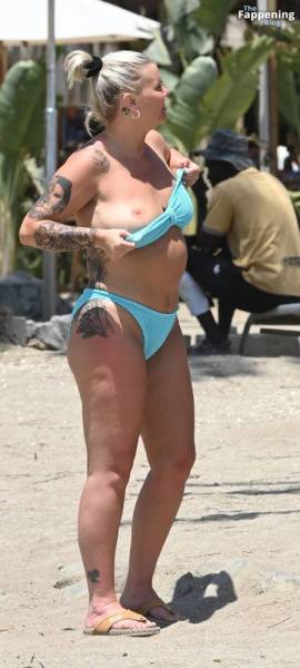 Kerry Katona Flashes Her Nude Boob on the Beach (70 Photos) - Spain on fanspics.com