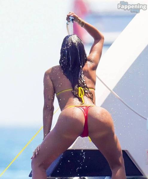 Anitta Displays Her Sexy Booty in a Bikini (40 Photos) on fanspics.com